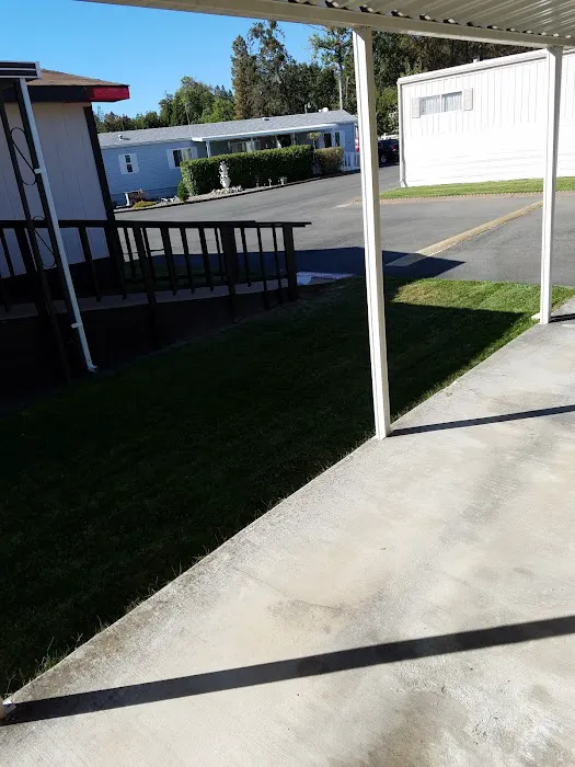 Country View Mobile Home Park Picture 6