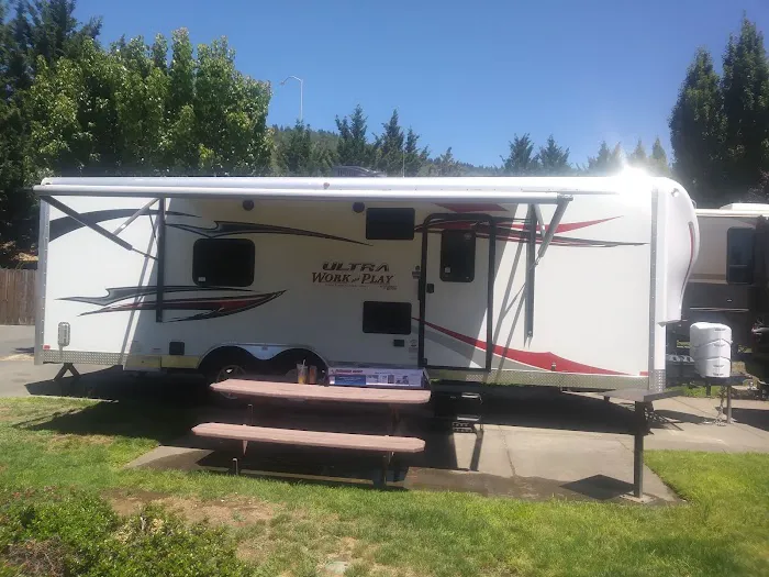 Jack's Landing RV Resort Picture 3