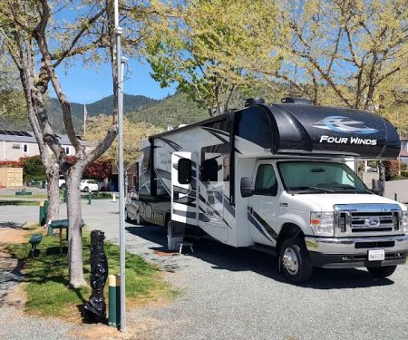 Rogue Valley Overnighter RV
