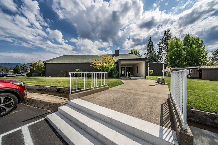 Rogue Lea Estates Picture 10