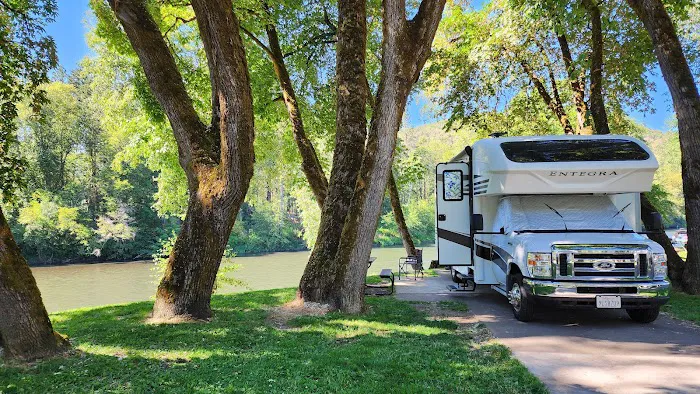 River Park RV Resort Picture 10