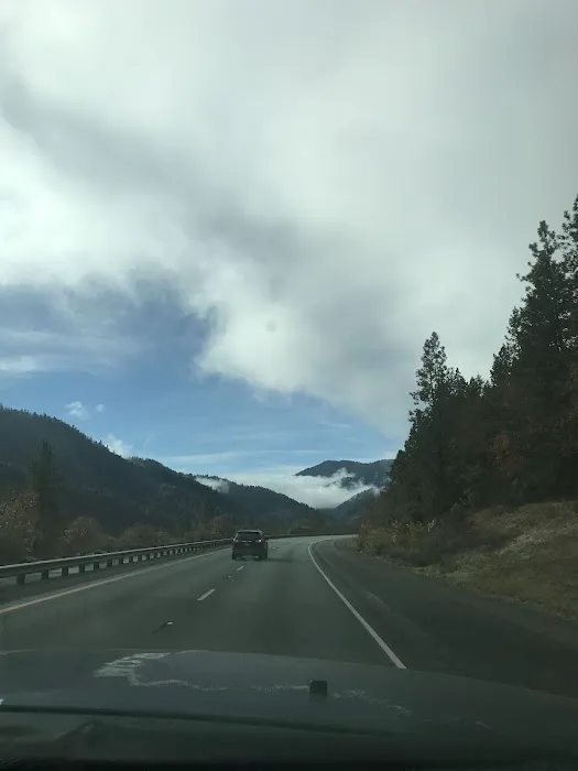 Chinook Winds RV Park Picture 3