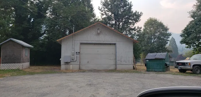 Hummingbird Trailer Park Picture 3