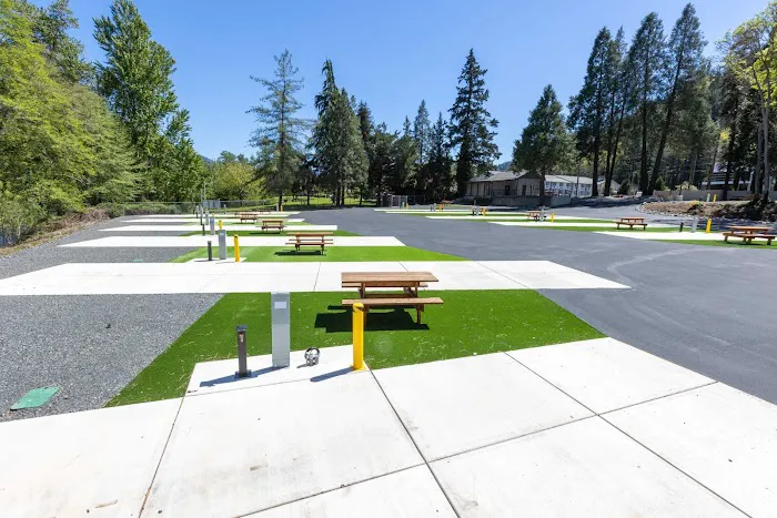 Rogue Vista RV Resort Picture 5