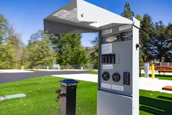 Rogue Vista RV Resort Picture 8