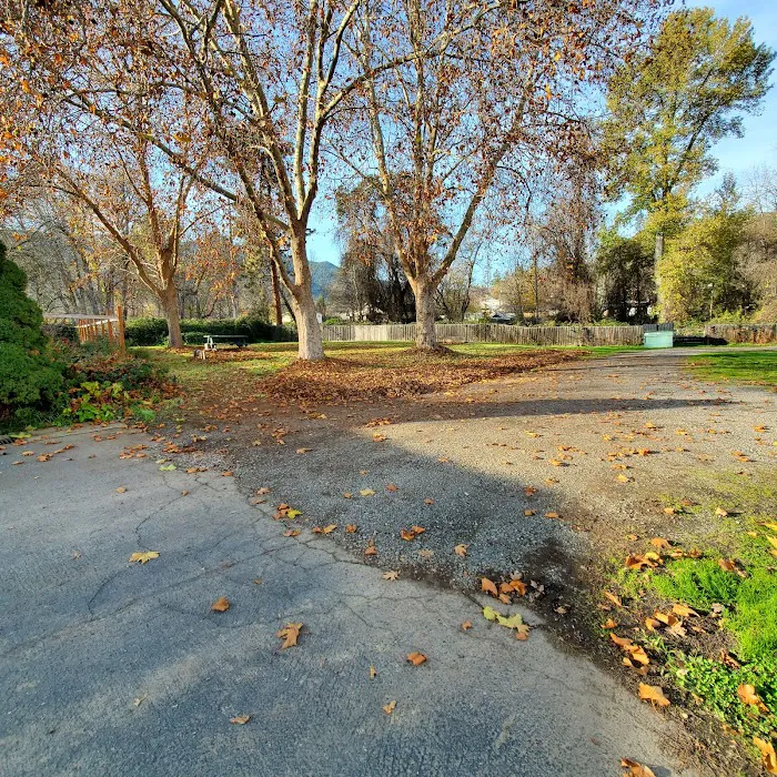 Central Rogue Mobile Home Park Picture 10