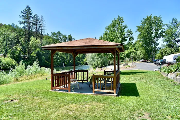 Lazy Acres Motel & RV Park Picture 4