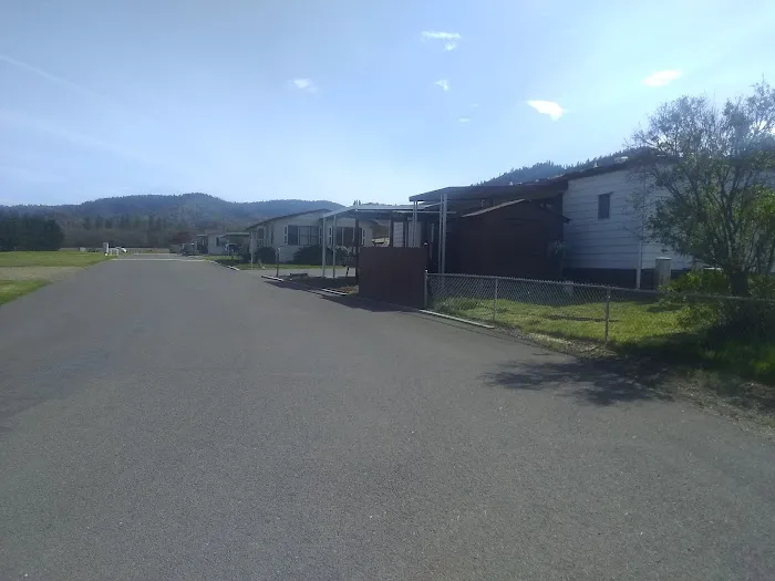 Madrone Hill Mobile Home Park Picture 3