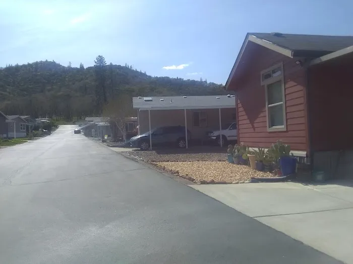 Madrone Hill Mobile Home Park Picture 2