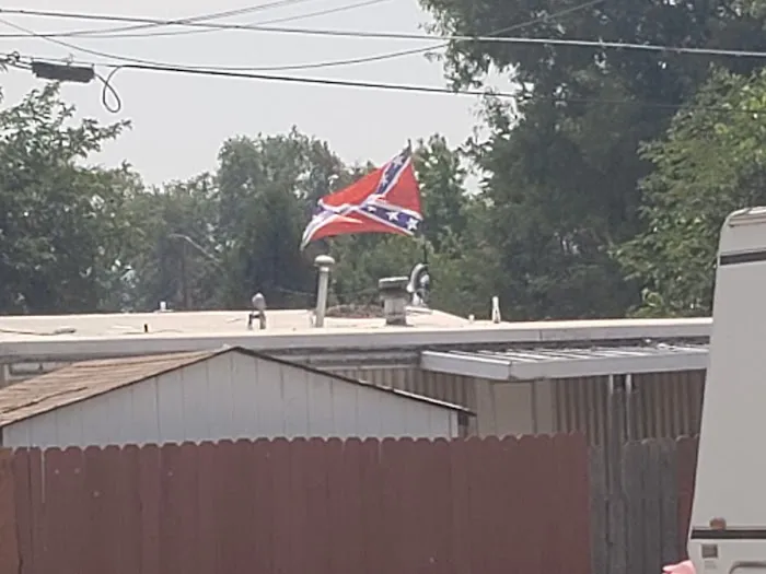 Rustic Mobile Home & Rv Park Picture 1