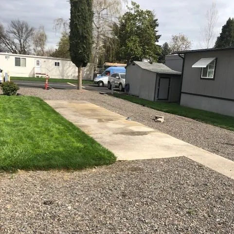 Valley Center Mobile Home Park Picture 4