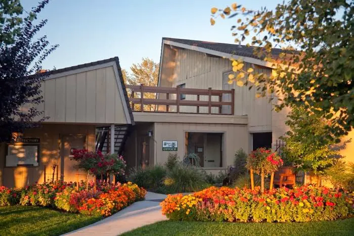 Aspens On the Creek Picture 9