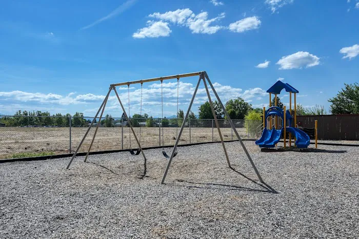 Cascade Village Picture 6