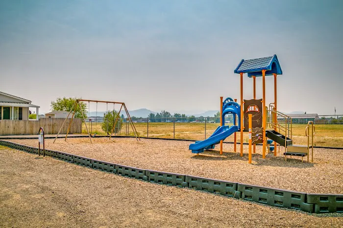 Cascade Village Picture 1