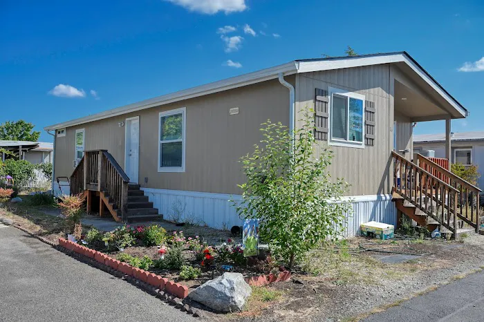 Cascade Village Picture 8