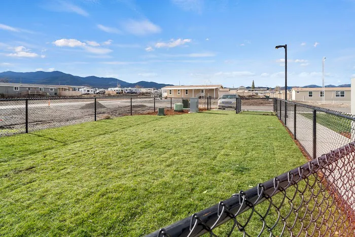 Medford Estates Mobile Homes Community Picture 6