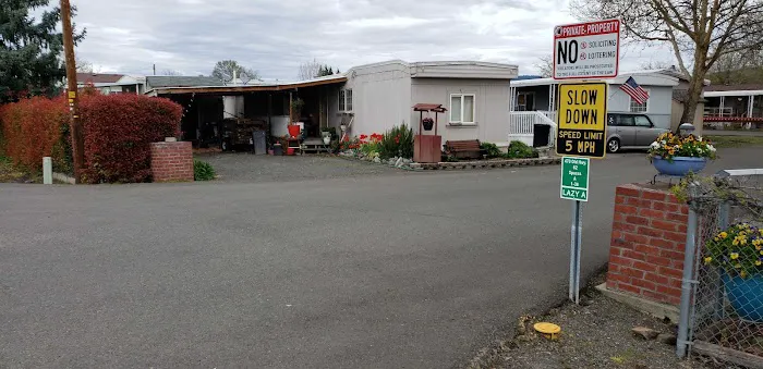 Lazy A Trailer Plaza Picture 3