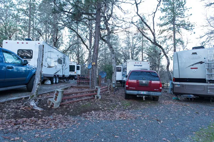 Medford Oaks RV Park Picture 8