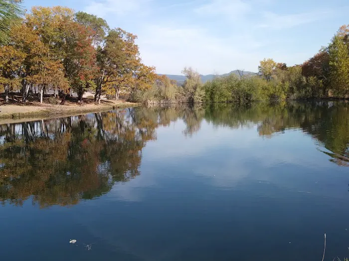 Medford Oaks RV Park Picture 9