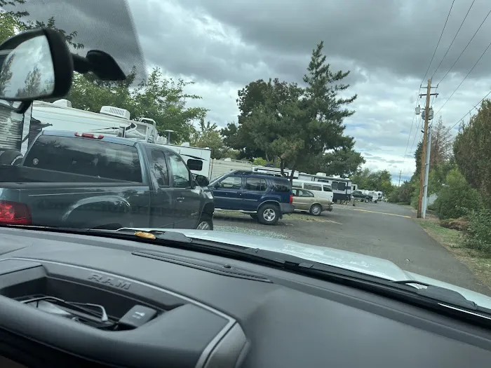 Holiday RV Park Picture 5