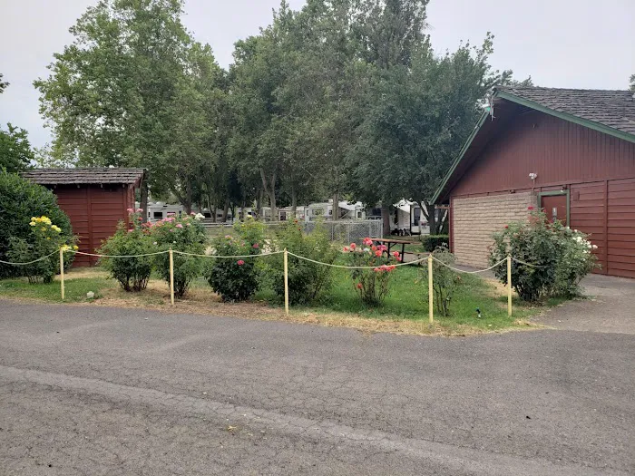 Shady Brook Mobile Home Park Picture 6