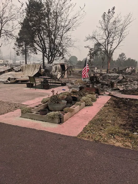 Totem Pole Trailer Park Picture 4