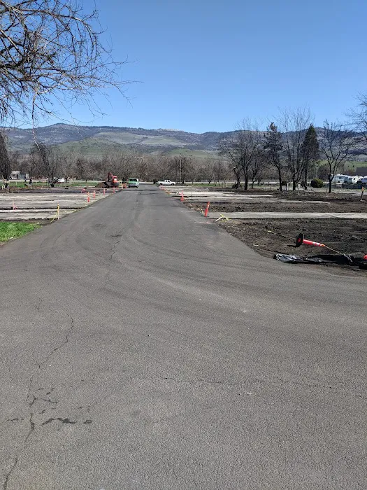 Totem Pole Trailer Park Picture 6