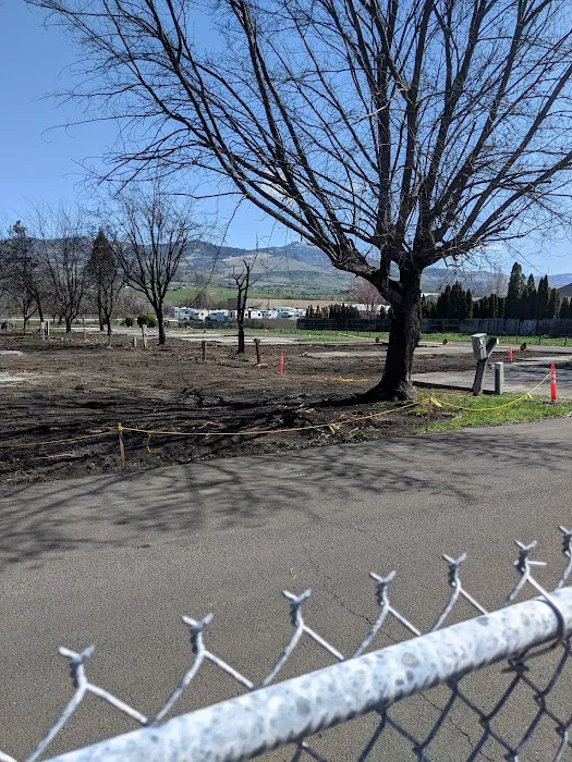 Totem Pole Trailer Park Picture 8