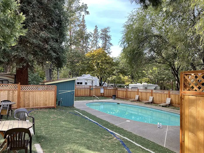 Ashland's Creekside Campground and RV Park Picture 6