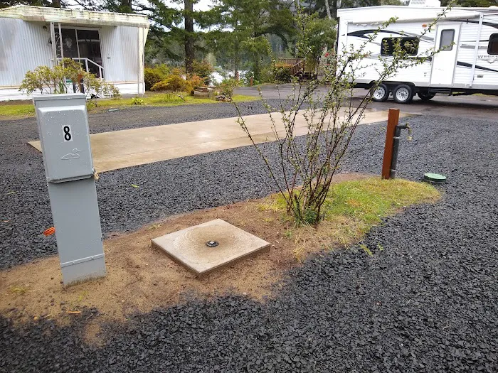 Lakeview Mobile & RV Park Picture 7