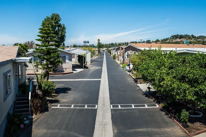 Orange Mobile Home Park Picture 3