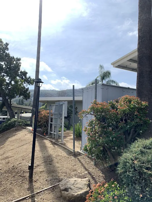 Hollydale Mobilehome Estates Picture 6