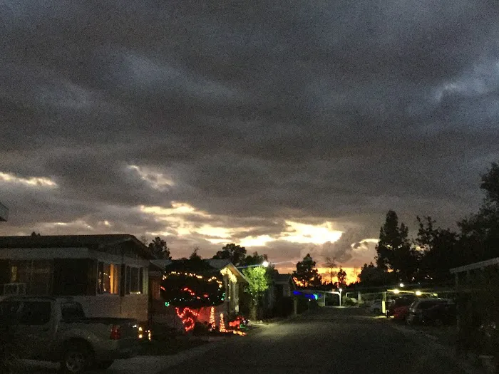 Rio Vista Mobile Home Park Picture 9