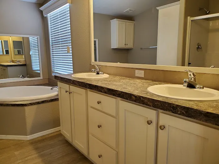 Green River Village Picture 6