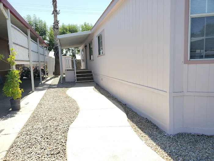 Green River Village Picture 10