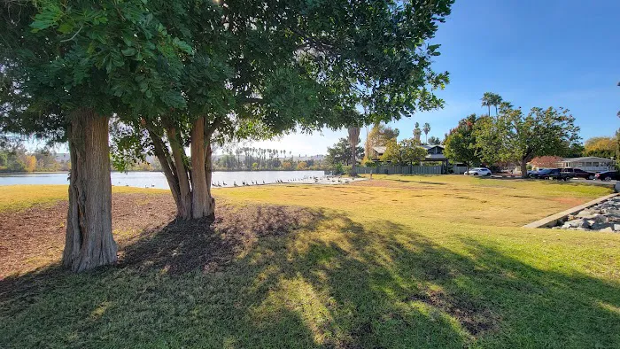 Lake Los Serranos Club Picture 4