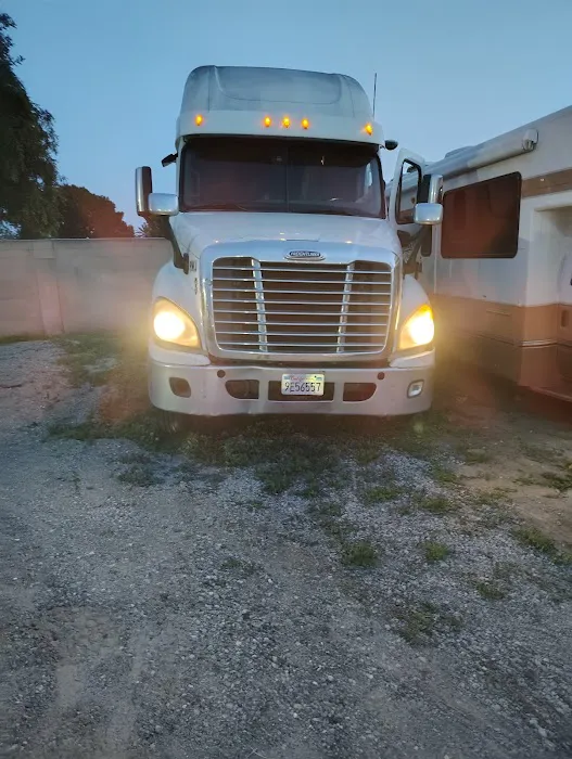 Satellite Mobile Homes Estate Picture 2