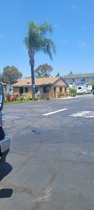 Anaheim Harbor RV Park Picture 3