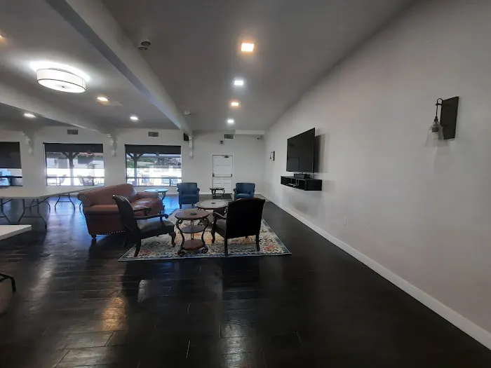 Corona Palms Mobile Home Park Picture 1