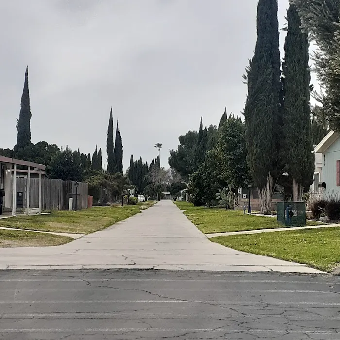 Swan Lake Mobile Home Park Picture 8