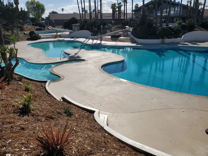 Swan Lake Mobile Home Park Picture 1
