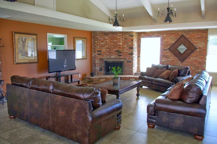 Monterey Manor Mobilehome Estates Picture 9