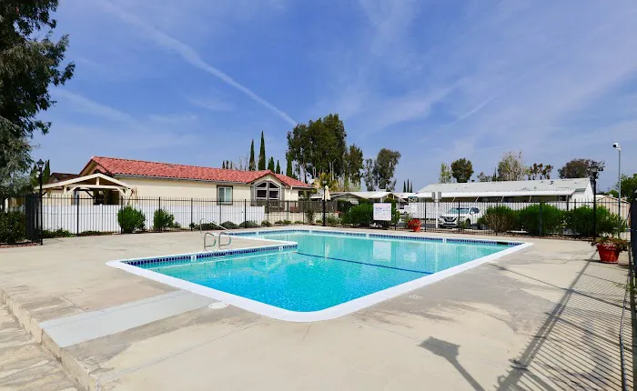 Hacienda Mobile Home Estates Picture 5