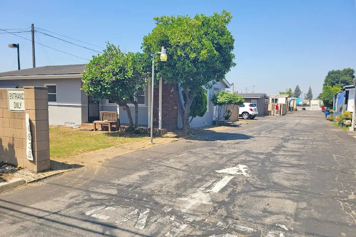 Golden Arrow Mobile Home Park Picture 6