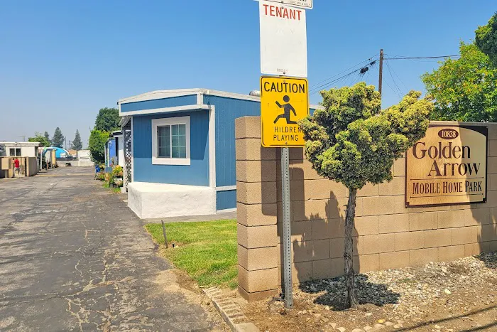 Golden Arrow Mobile Home Park Picture 5