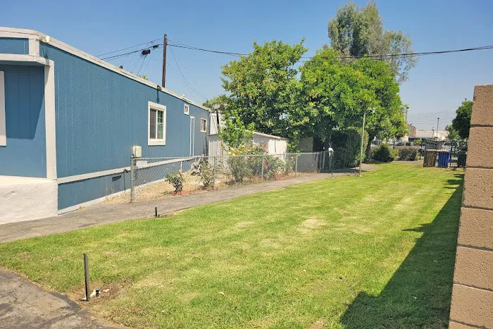 Golden Arrow Mobile Home Park Picture 2