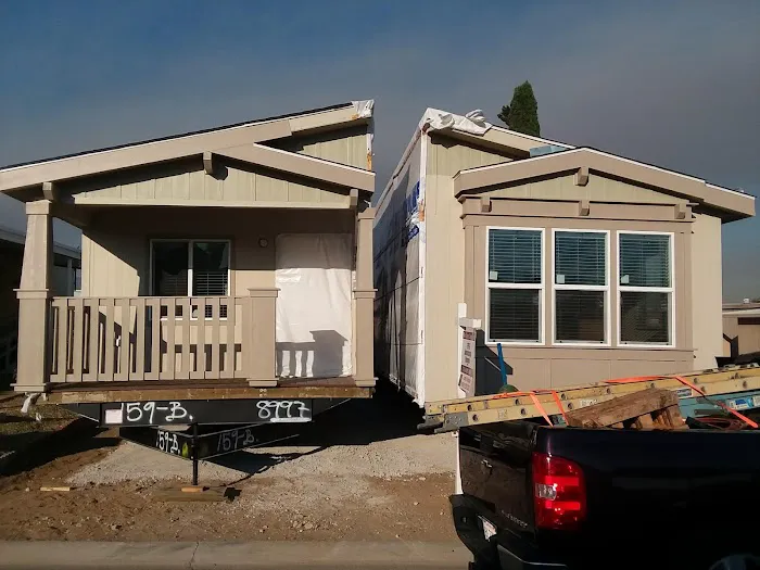 Villa Magnolia Senior Mobile Home Park Picture 9