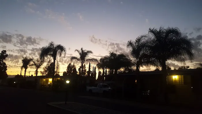 Village Riverside Picture 1