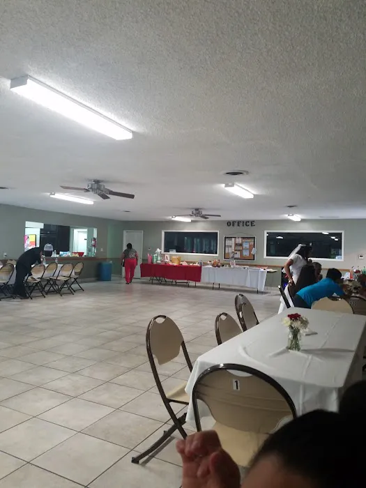 Coach Royal Mobile Home Park Picture 9