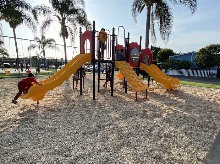 Coach Royal Mobile Home Park Picture 5